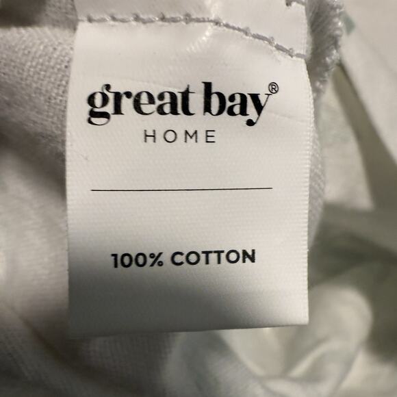 Great Bay Home Set of 2 Standard Pillowcases Green Snowflake 100% Cotton - Picture 7 of 8